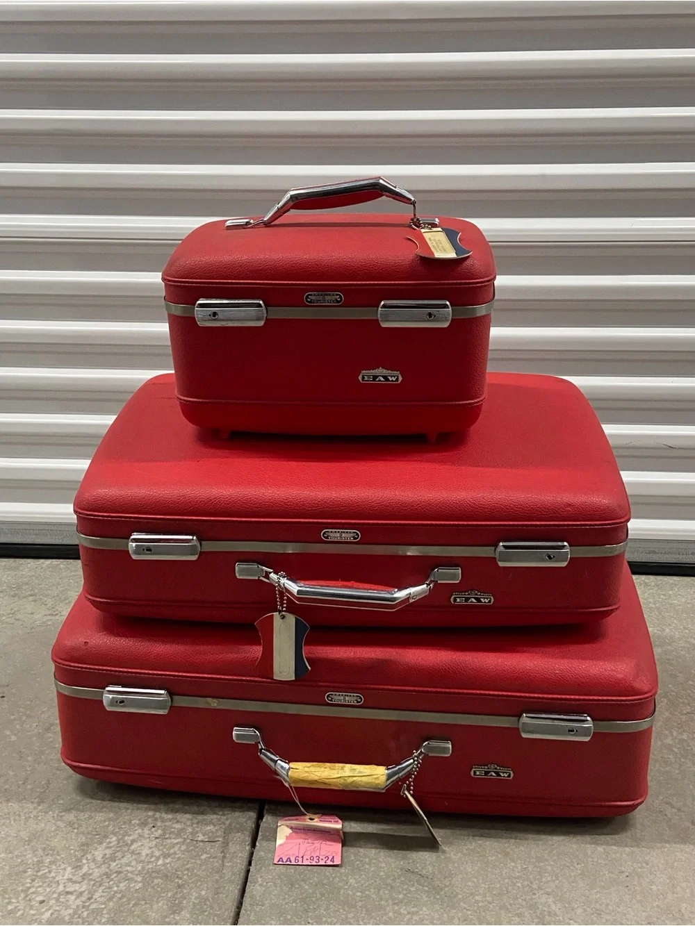 Vintage Red Nested Travel Case Set with Silver Trim Unisex